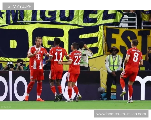 拜仁通过防线前顶迅速夺回球权：高压策略下的控场艺术